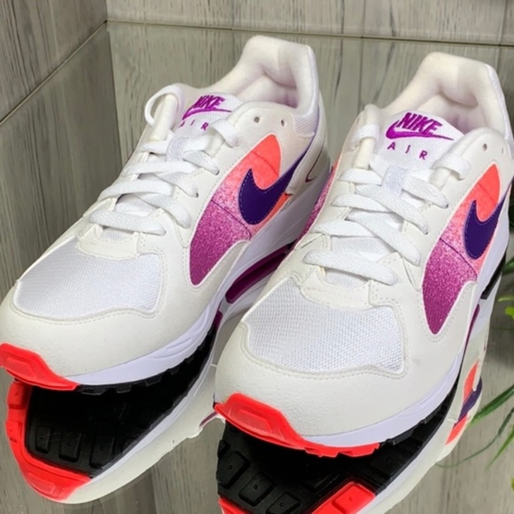 WMNS NIKE Air Skylon II white/court purple sola - Picture 1 of 8